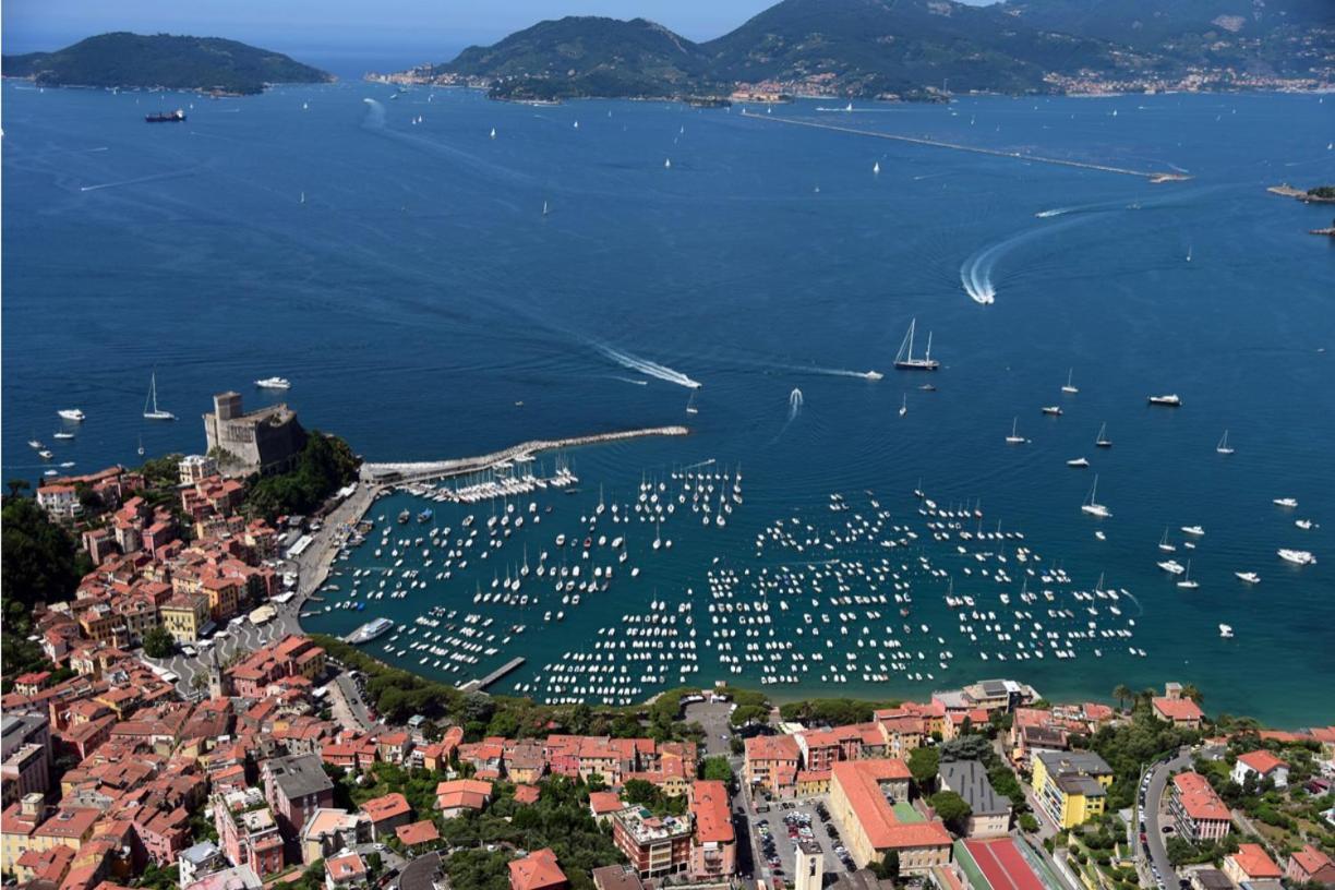 Casa Norb Lerici - With Private Parking Apartment Exterior photo